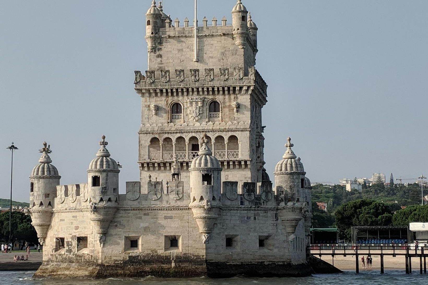 Eitt af þekktustu kennileitum portúgölsku höfuðborgarinnar Lissabon, Belem-turninn, Torre de …