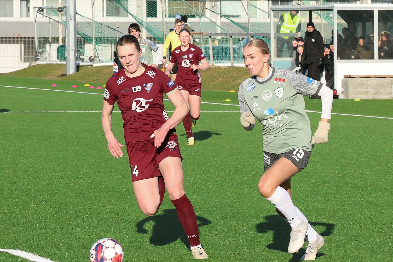 Lara Margrét Jónsdóttir úr Tindastóli og Björg Gunnlaugsdóttir úr FHL …