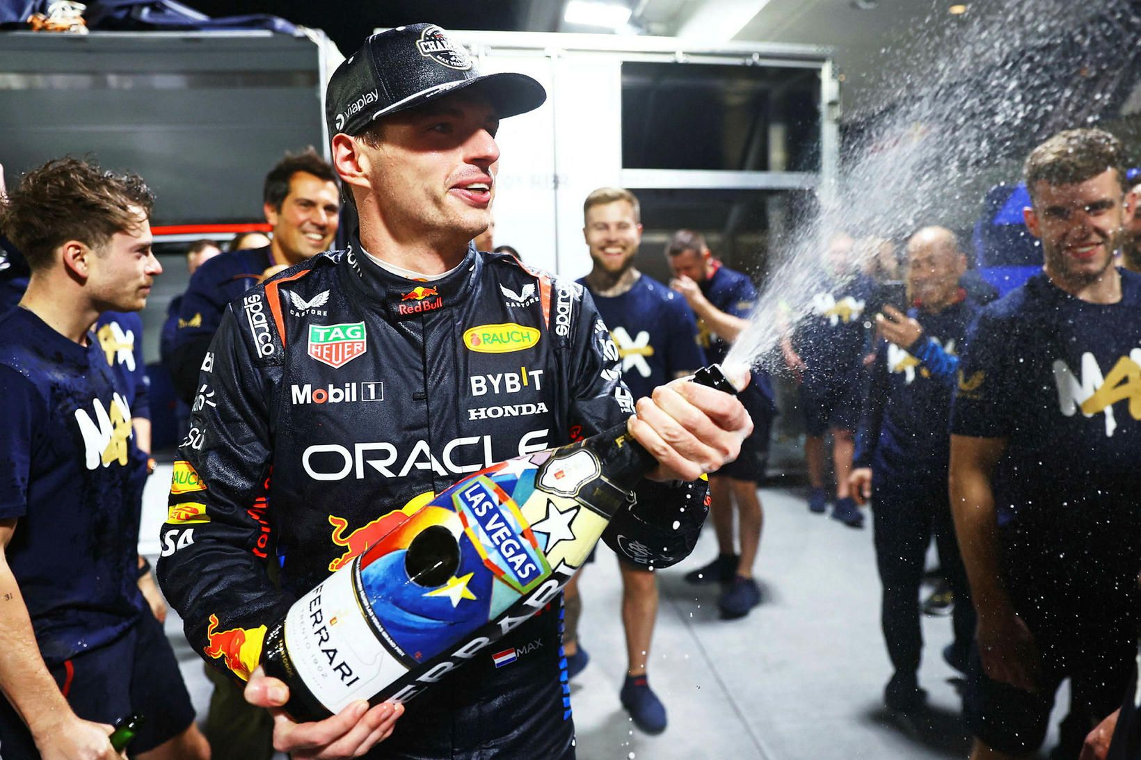 Max Verstappen varð heimsmeistari í Formúlu 1 um liðna helgi, …