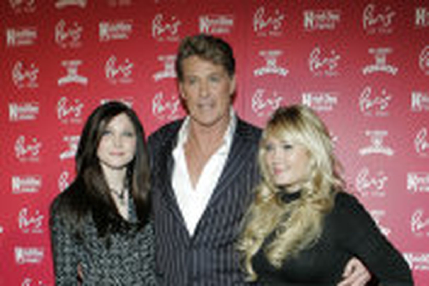 Hasselhoff með dætrum sínum tveim, Taylor Ann og Hayley Amber, …