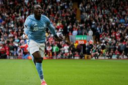 Callum Hudson-Odoi fagnar sigurmarkinu á Anfield í dag.