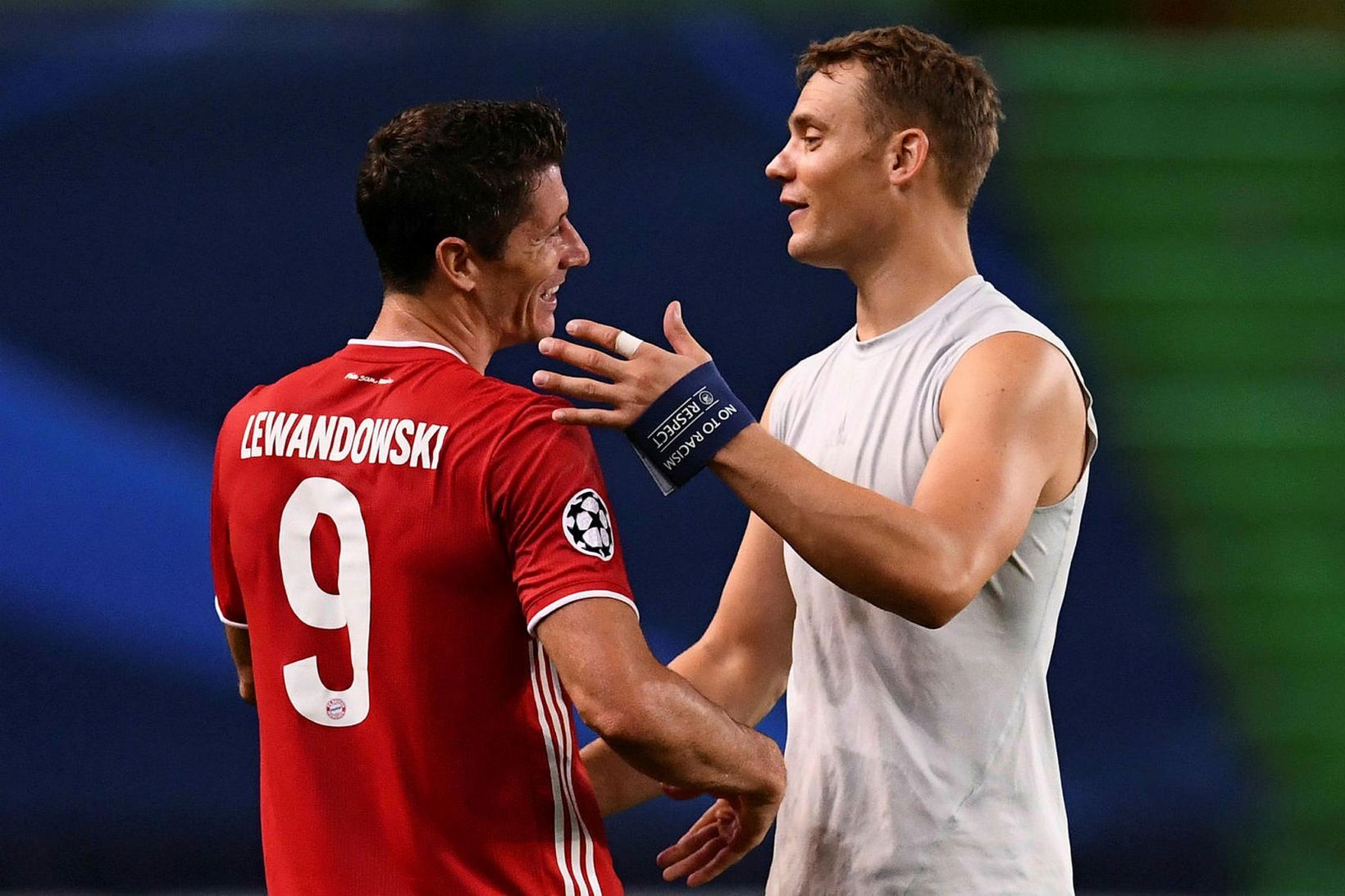 Robert Lewandowski og Manuel Neuer, samherjarnir hjá Bayern München, eru …