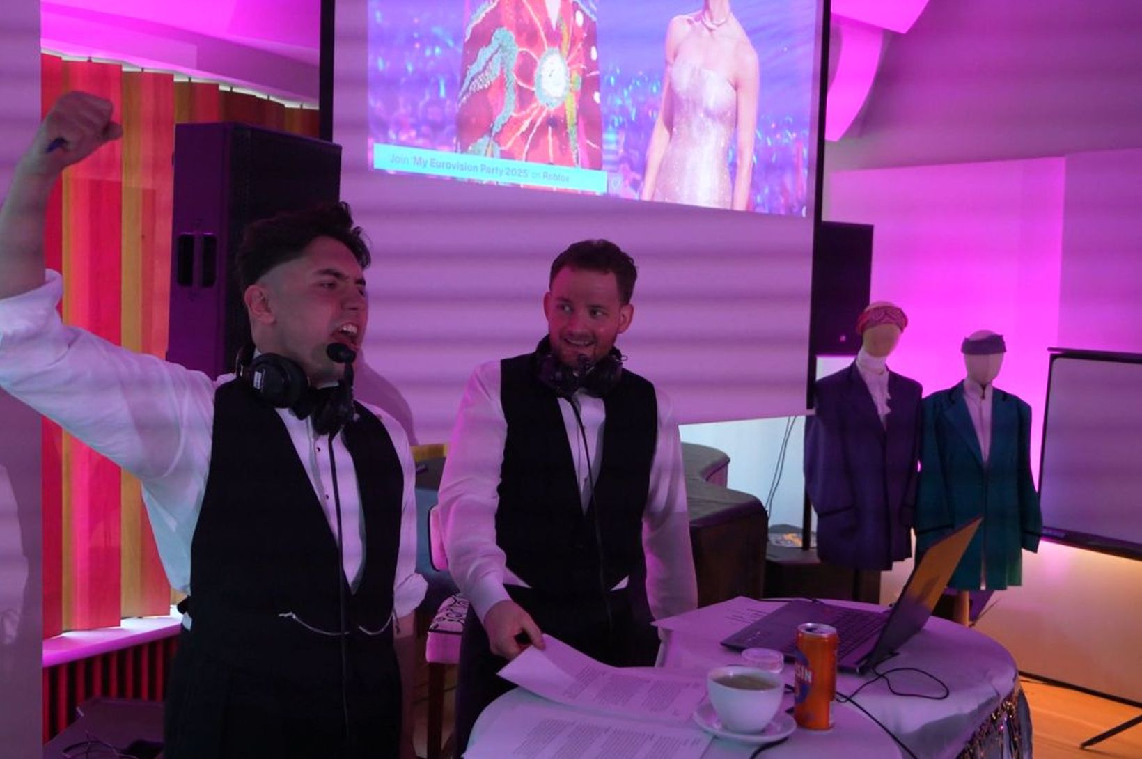 Rífandi stemning í Eurovision-veislum víða