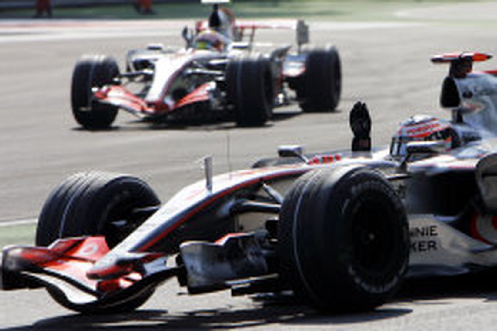 Fernando Alonso og Louis Hamilton, ökuþórar McLaren.