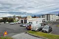 Skógarhlíð Byggt verður í vinkil í kringum bensínstöðina. Á lóðinni neðar er slökkvistöð höfuðborgarsvæðisins.