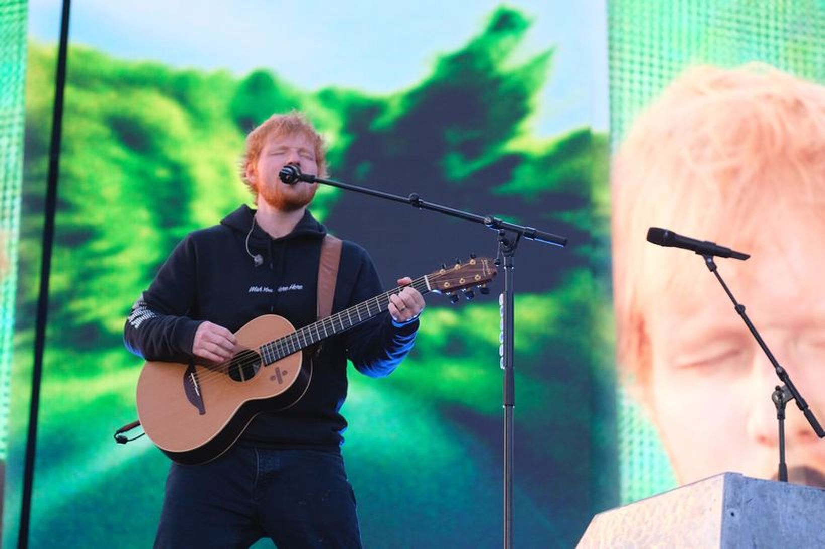 Ed Sheeran á sviðinu í gærkvöldi.
