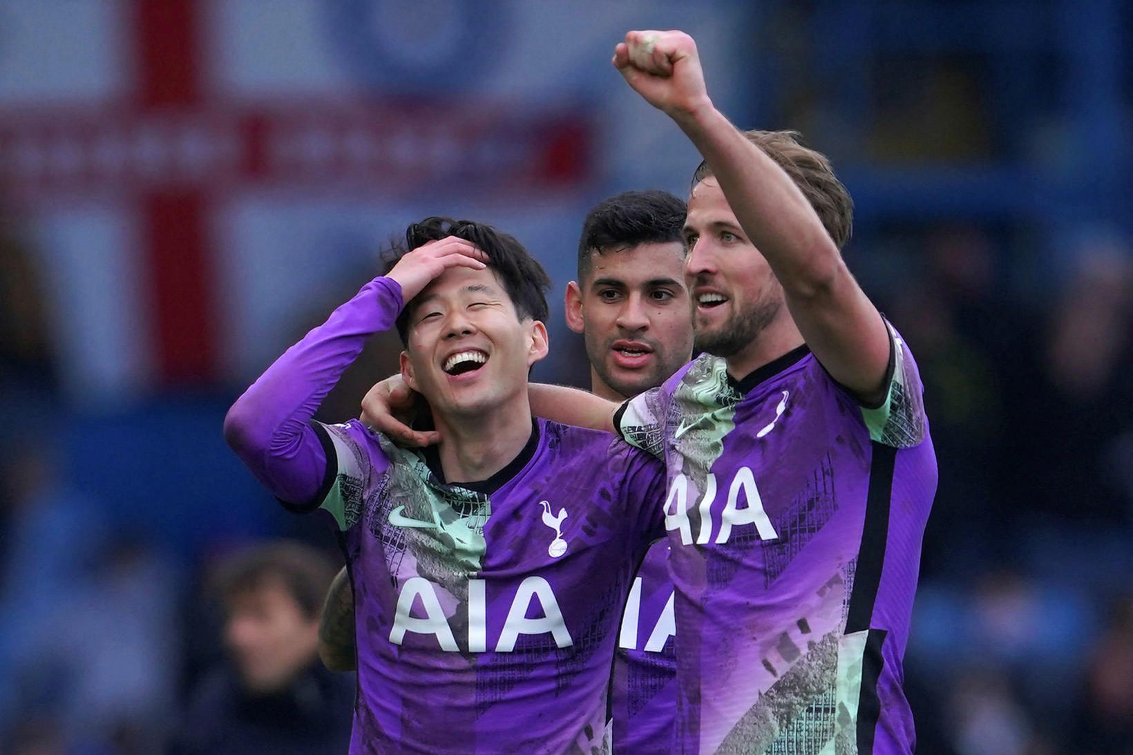 Heung-Min Son og Harry Kane fagna í dag.