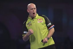 Michael van Gerwen er kominn í undanúrslit.