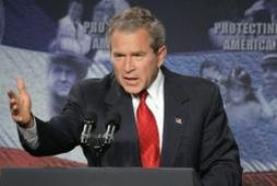 Bush er ánægður með skýrslu rannsóknarnefndarinnar.