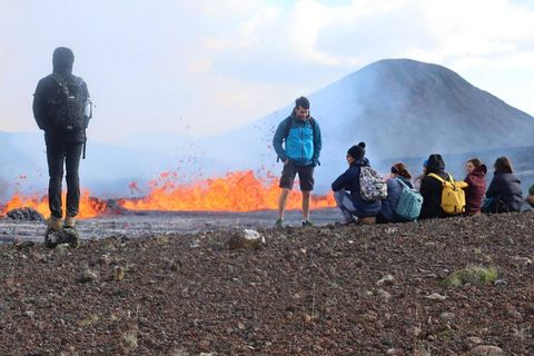 Tíu eldgos á svipuðum slóðum á innan við þremur árum. Margs er að spyrja og …