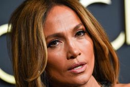 Jennifer Lopez hefur verið kærð vegna ólöglegra myndbirtinga.