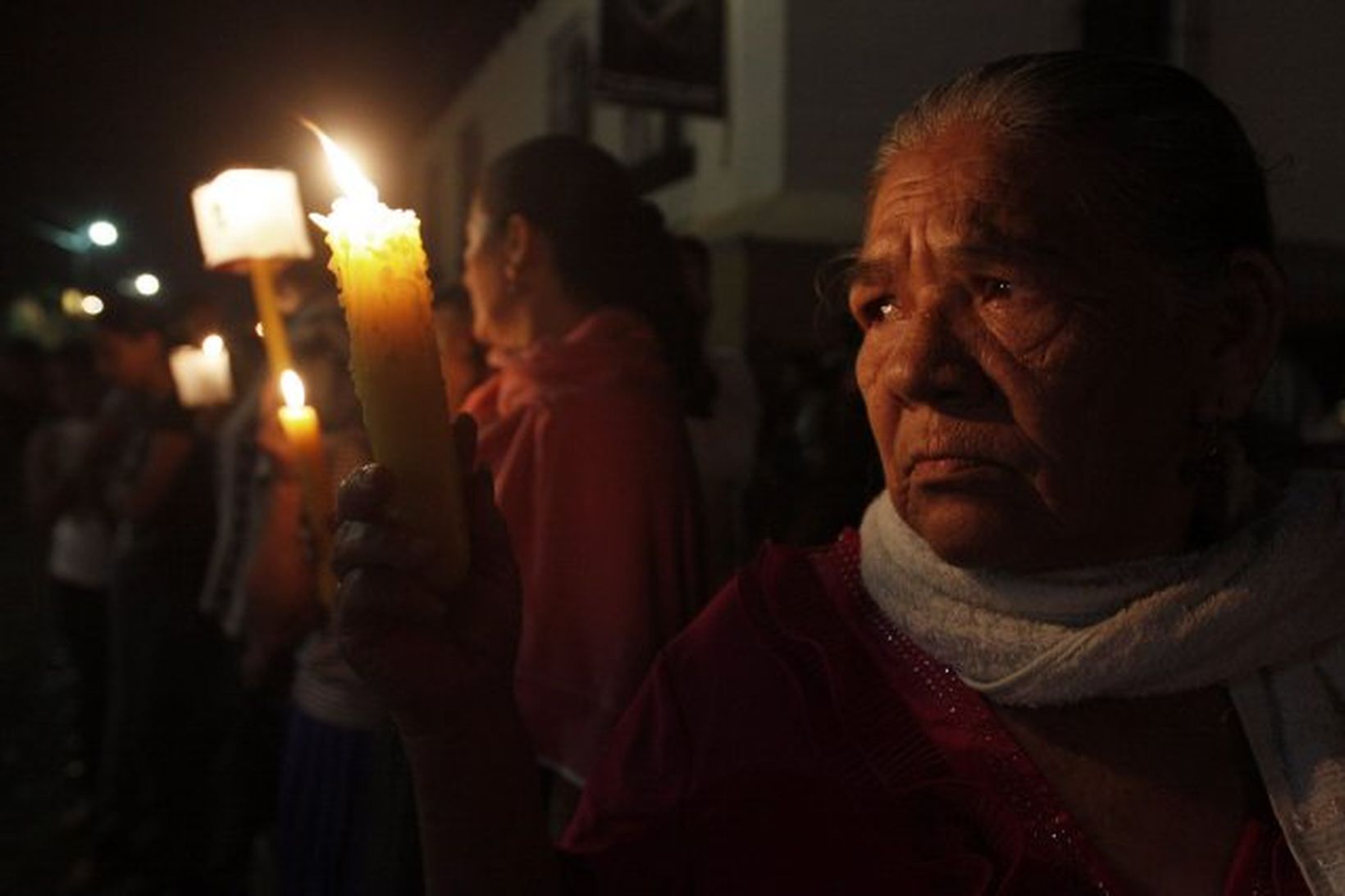 Fátækt er mikil í El Salvador og freista margir gæfunnar …