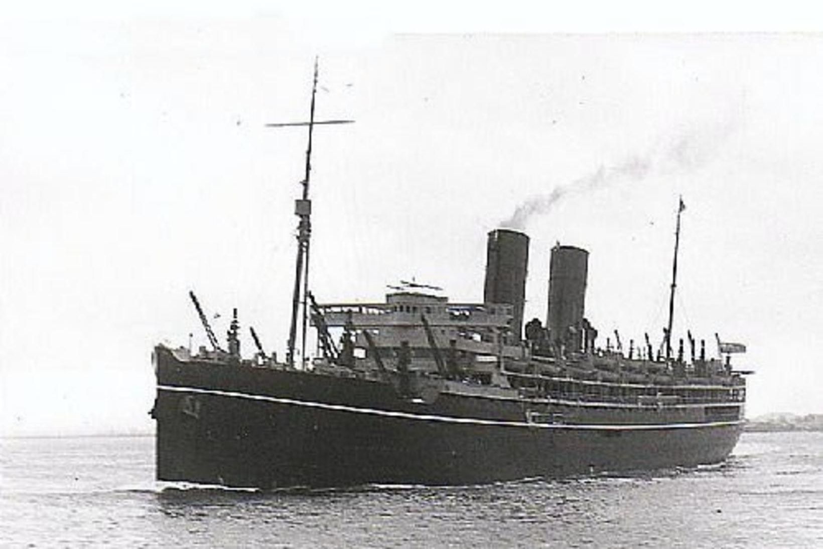HMS Rajputana var útbúin til að verja skipalestir bandamanna á …