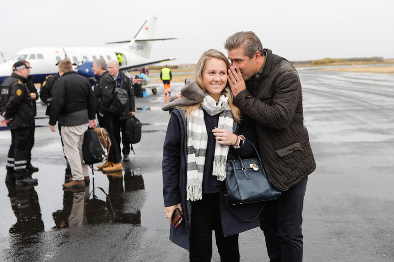 Bjarni Benediktsson og Svanhildur Hólm Valsdóttir, aðstoðamaður hans, ræðast við …