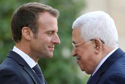 Macron ásamt Mahmud Abbas, forseta palestínsku heimastjórnarinnar.