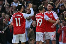 Leikmenn Arsenal fagna sigurmarki Declan Rice í dag.