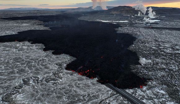 Líklegt að farið verði af neyðarstigi í dag