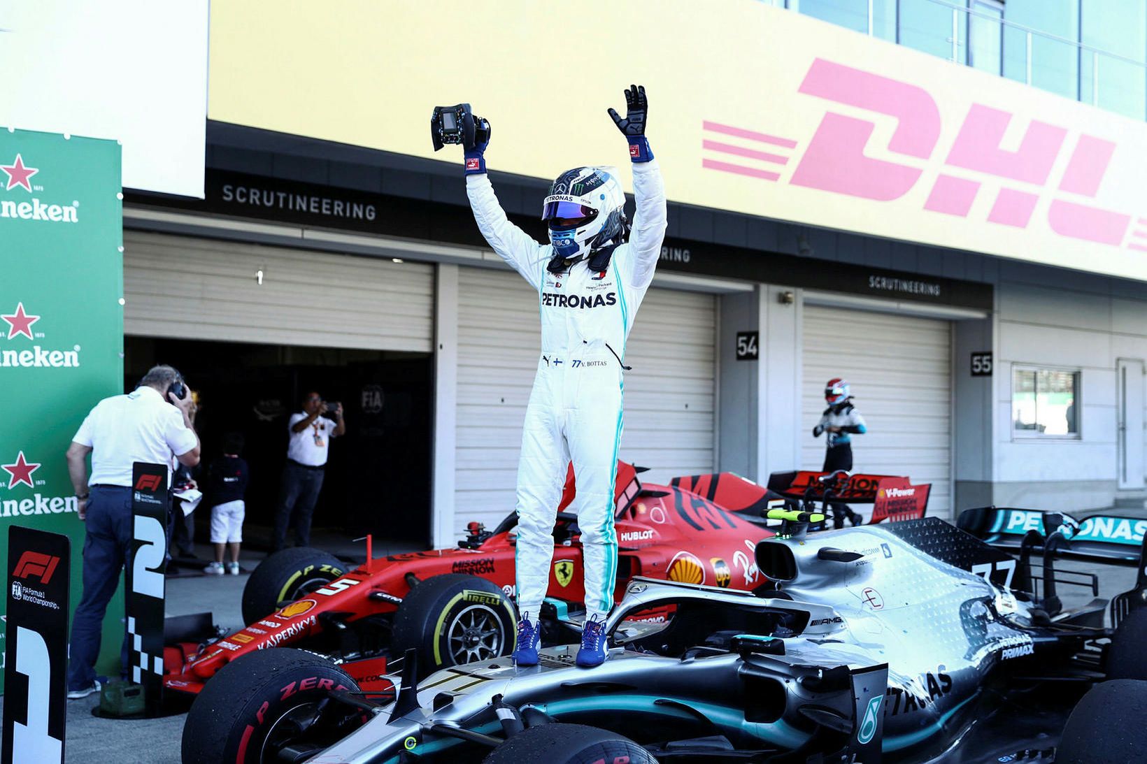 Valtteri Bottas sigri hrósandi í Suzuka í Japan fyrr á …