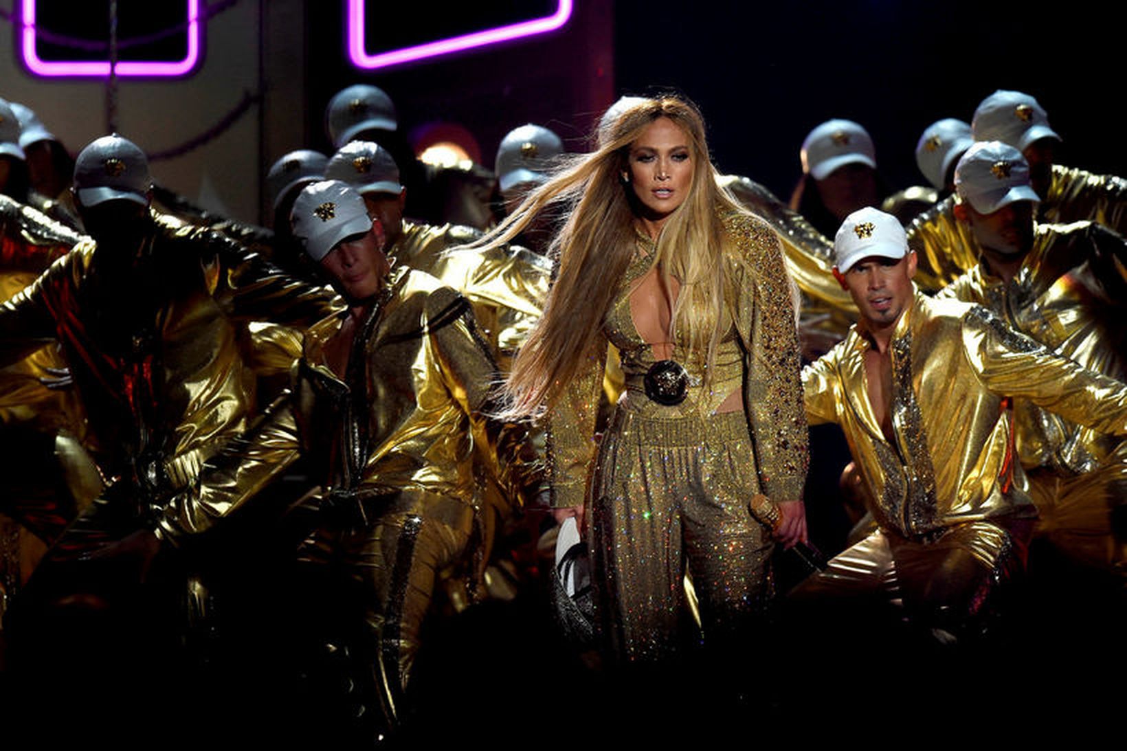 Jennifer Lopez á sviðinu.
