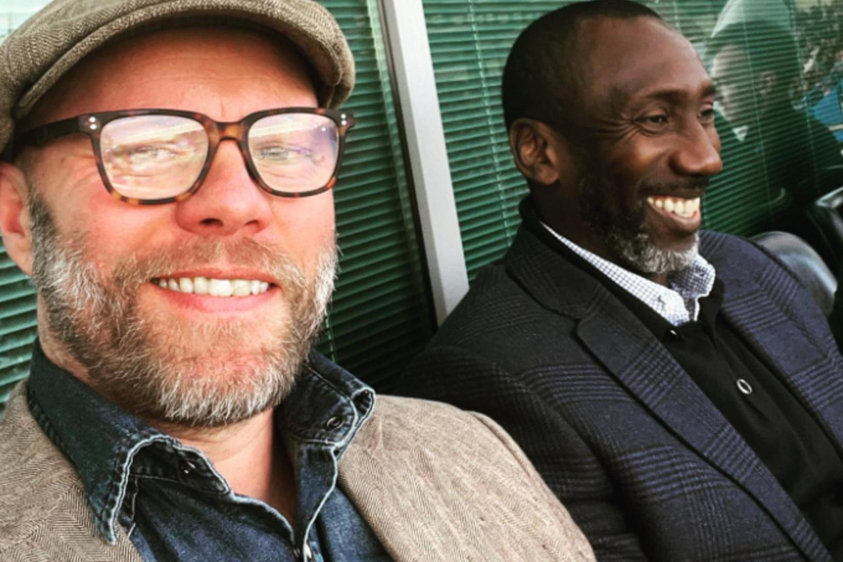 Eiður og Jimmy Floyd Hasselbaink á Stamford Bridge í gær.