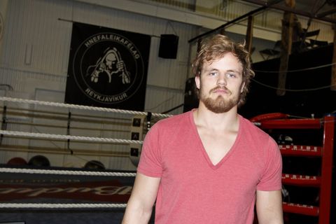 Gunnar Nelson is in a dispute over a tree.