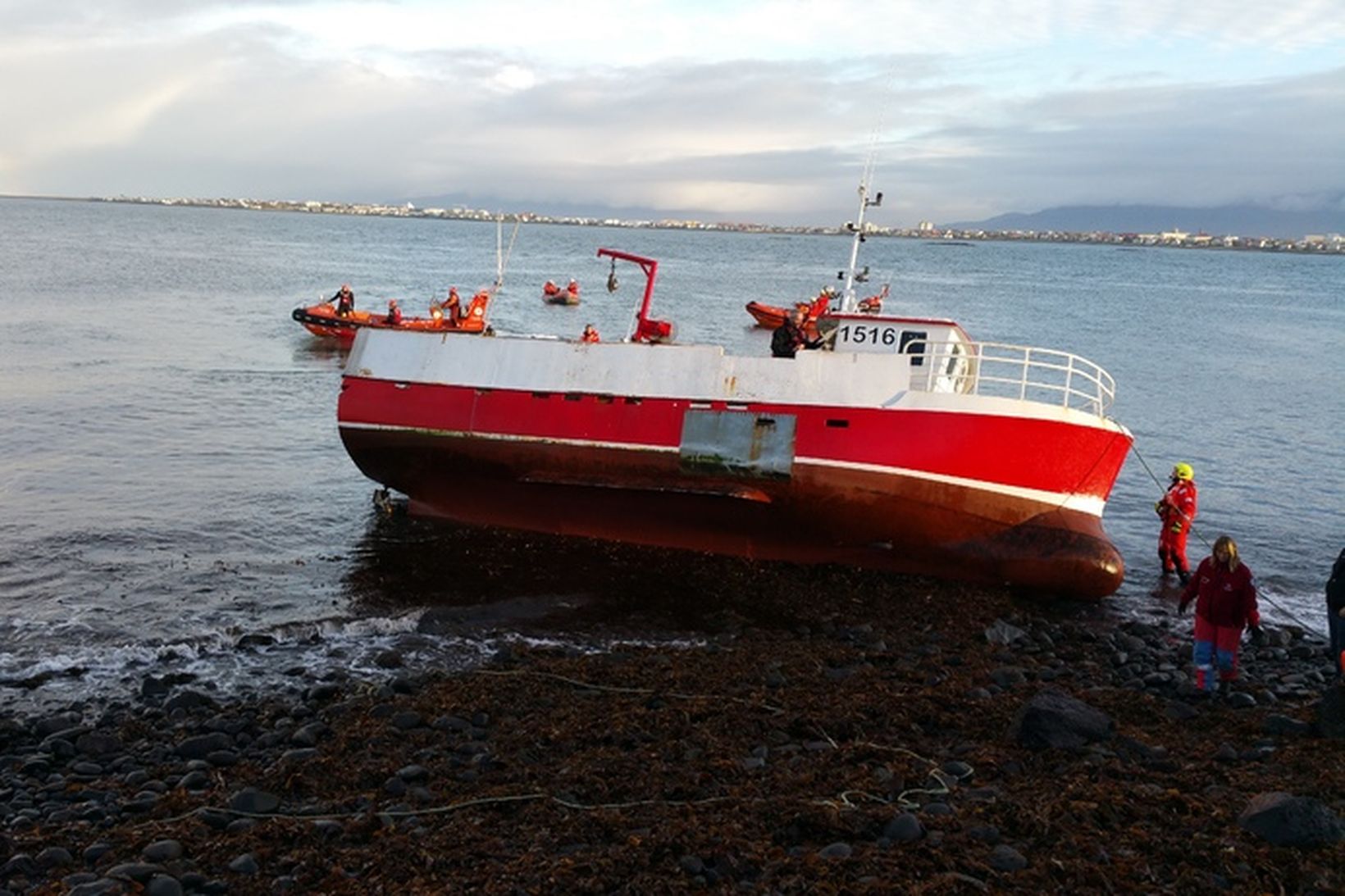 Af strandstað við Eyri við Álftanes