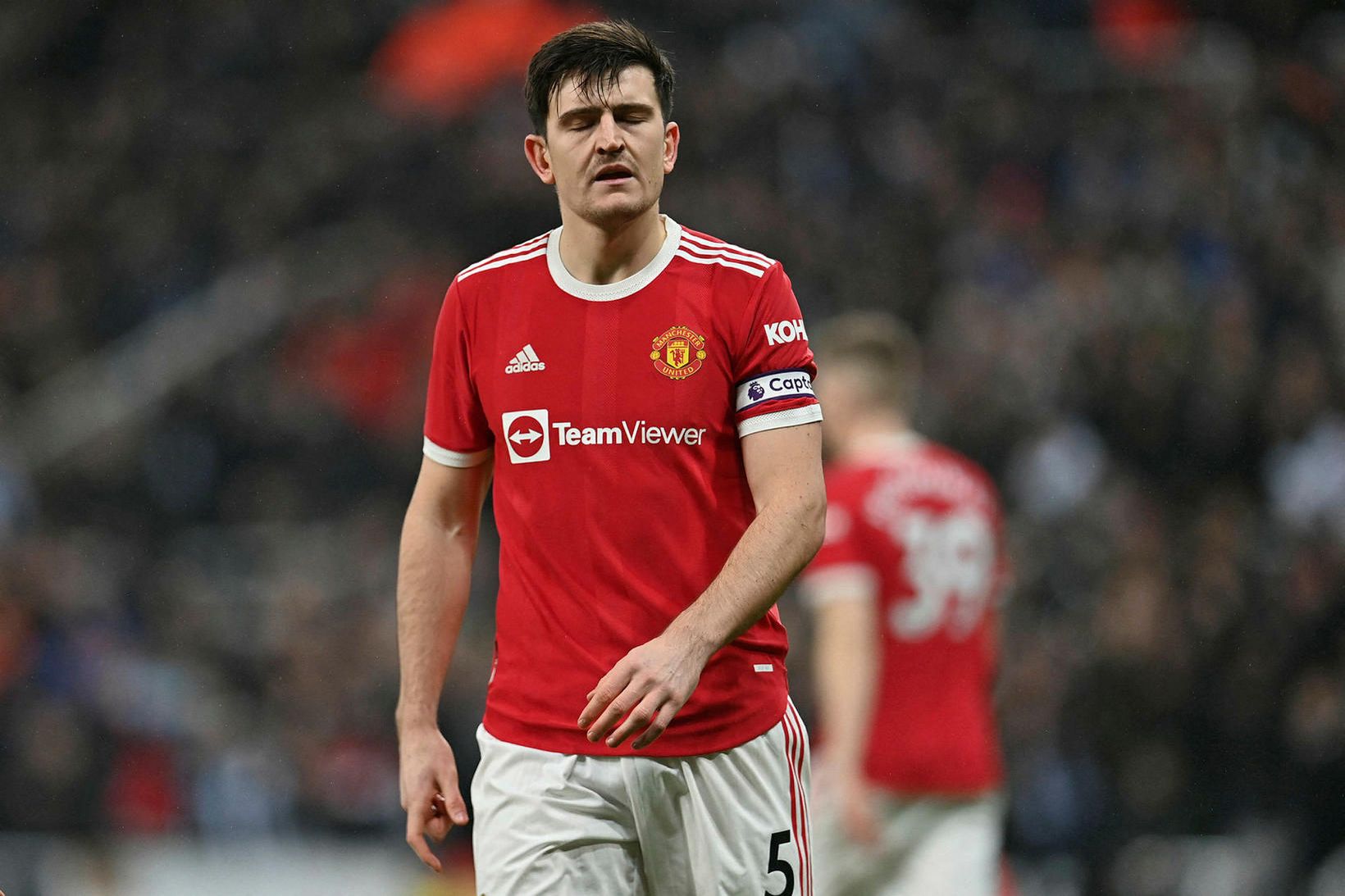 Harry Maguire er fyrirliði Manchester United og verður það áfram …