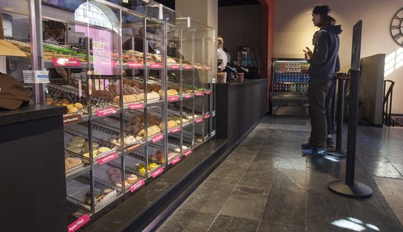 Loka Dunkin' Donuts á Laugavegi