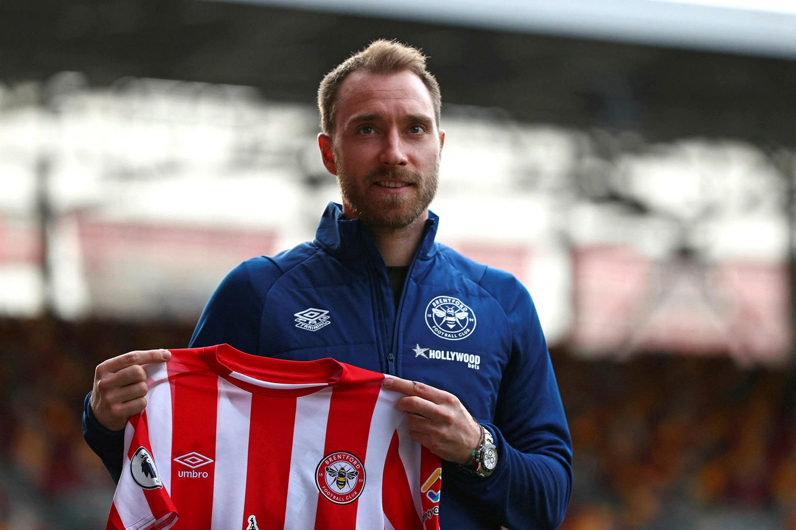 Christian Eriksen klæddist Brentford-treyju í fyrsta sinn í leik í …