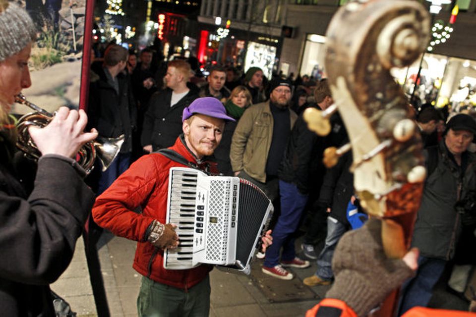 Tónleikar voru á nánast hverju götuhorni í kvöld.