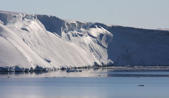 Höfin þenjast hraðar út