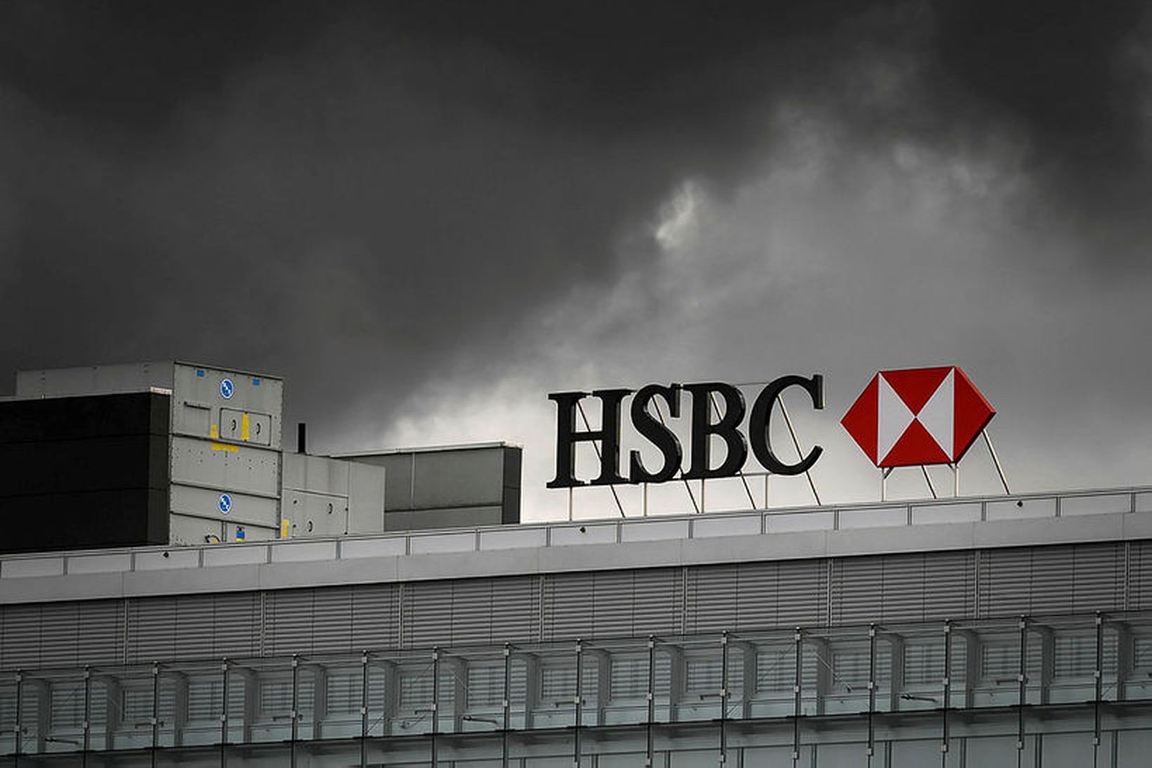 HSBC er einn stærsti banki heims, með starfsemi víða en …
