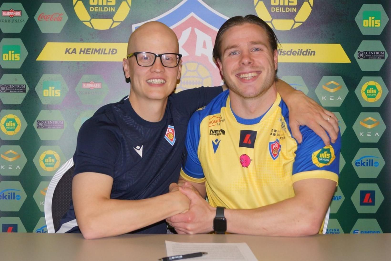 Jón Heiðar Sigurðsson formaður handknattleiksdeildar KA og Daði Jónsson.