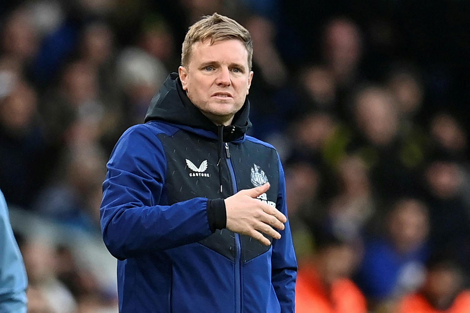 Eddie Howe, stjóri Newcastle, heldur áfram að safna liði.