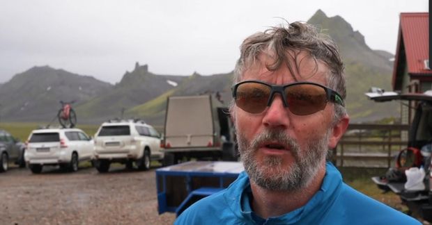 Hilmar Már Aðalsteinsson einn af eigendum Fjallakofans kann hvergi betur við sig en úti í …