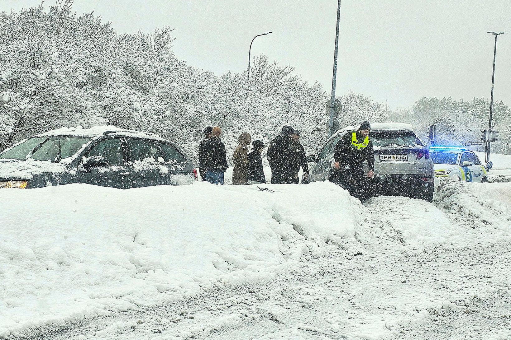 Tvö umferðaróhöpp á síðasta klukkutímanum