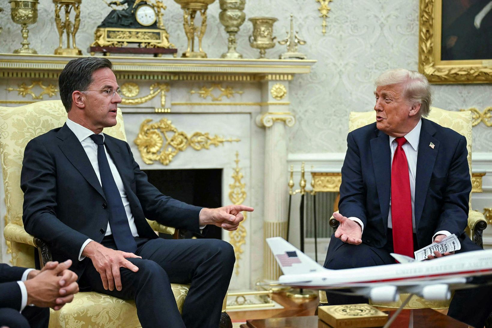 Rutte segir samninginn munu styrkja hernaðarstöðu Úkraínu gegn Rússum.