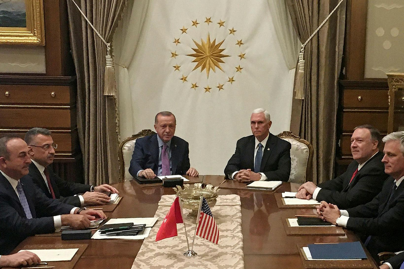 Recep Tayyip Erdogan, forseti Tyrklands og Mike Pence, varaforseti Bandaríkjanna …