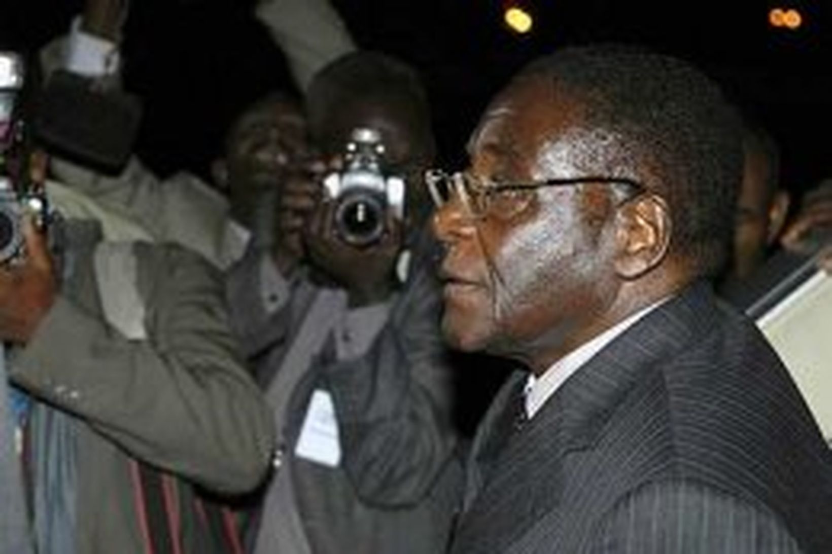 Robert Mugabe í Addis Ababa, þar sem ráðstefna Afríkusambandsins var …