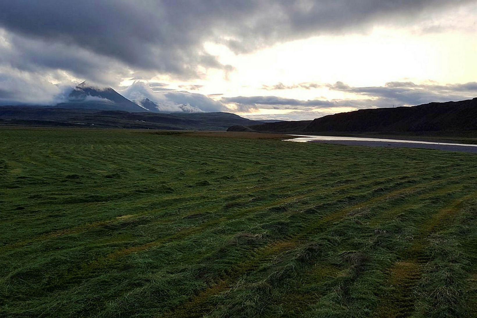 Túnið Kerlingarhólmi í Norðurárdalnum hefur reynst gjöfult.