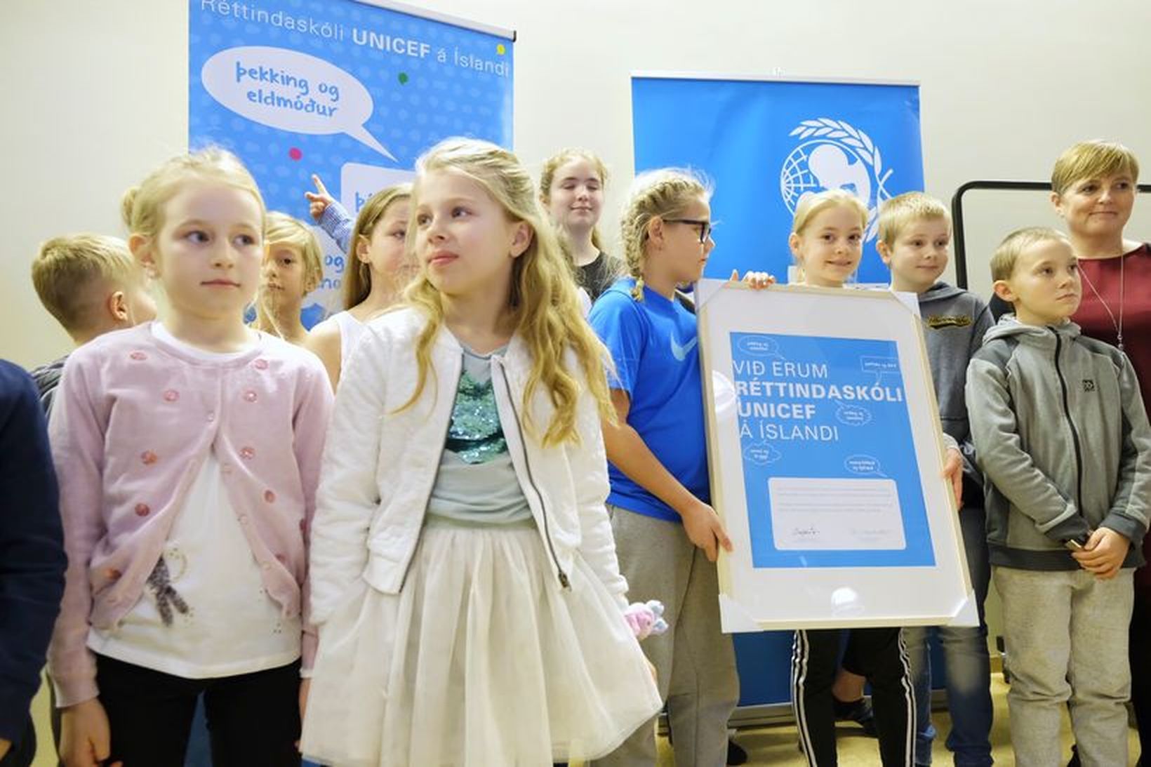Flataskóli í Garðabæ fékk viðurkenningu UNICEF í dag.
