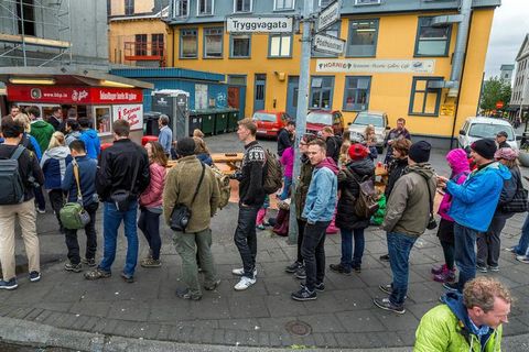 A trip to the  Bæjarins bestu hot dog stand is a "must-do" for tourists visiting Iceland.