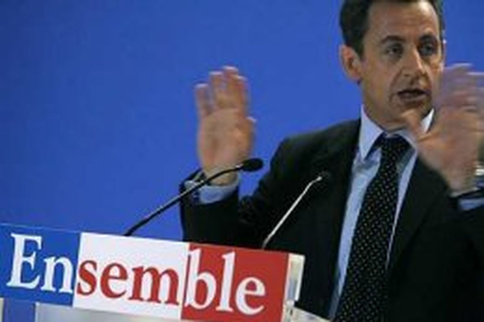 Nicolas Sarkozy á blaðamannafundi í dag.