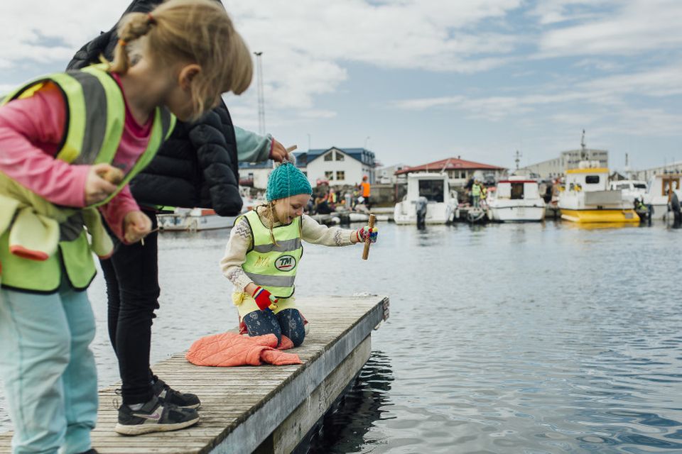 Dorguðu við Flensborgarbryggju