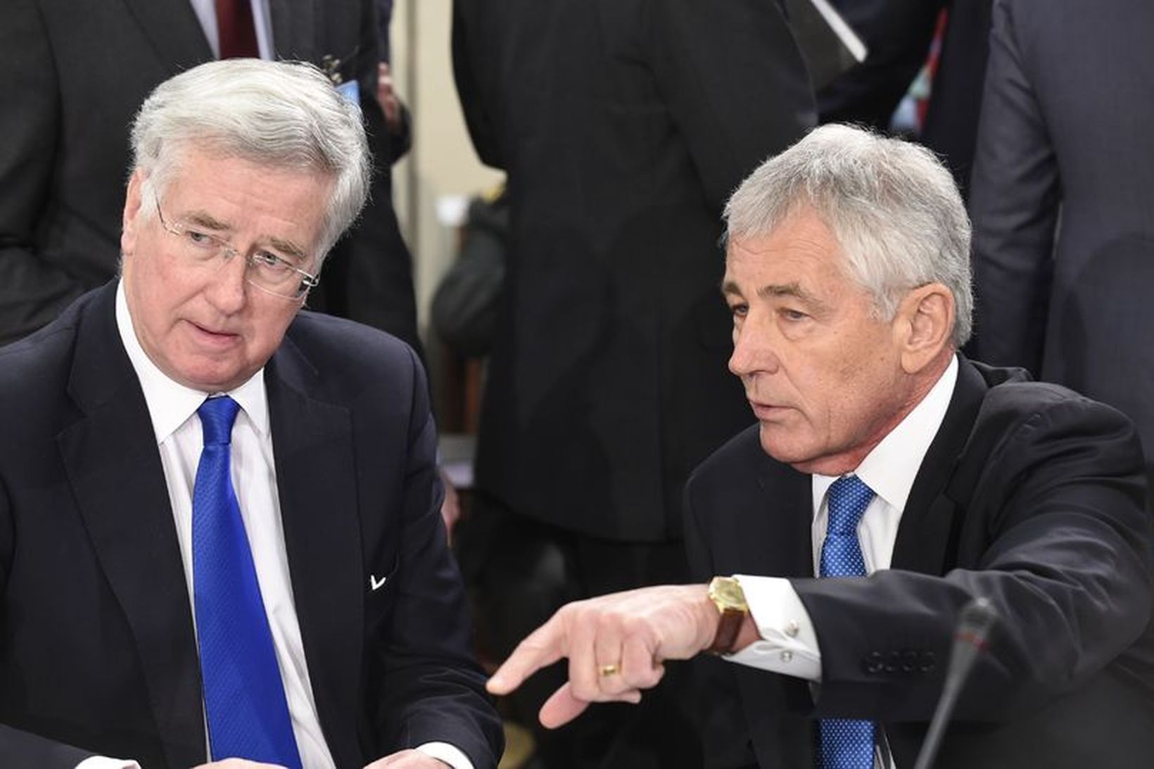 Michael Fallon og Chuck Hagel, varnarmálaráðherra Bandaríkjanna, ræddu saman í …