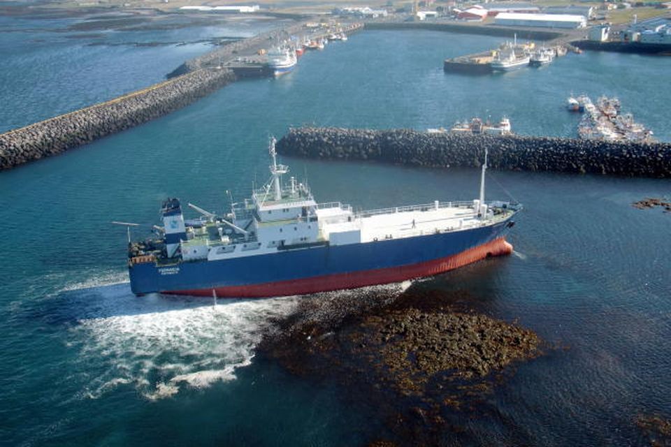 Flutningaskipið Fernanda strandaði við Sandgerði 5. maí árið 2012.