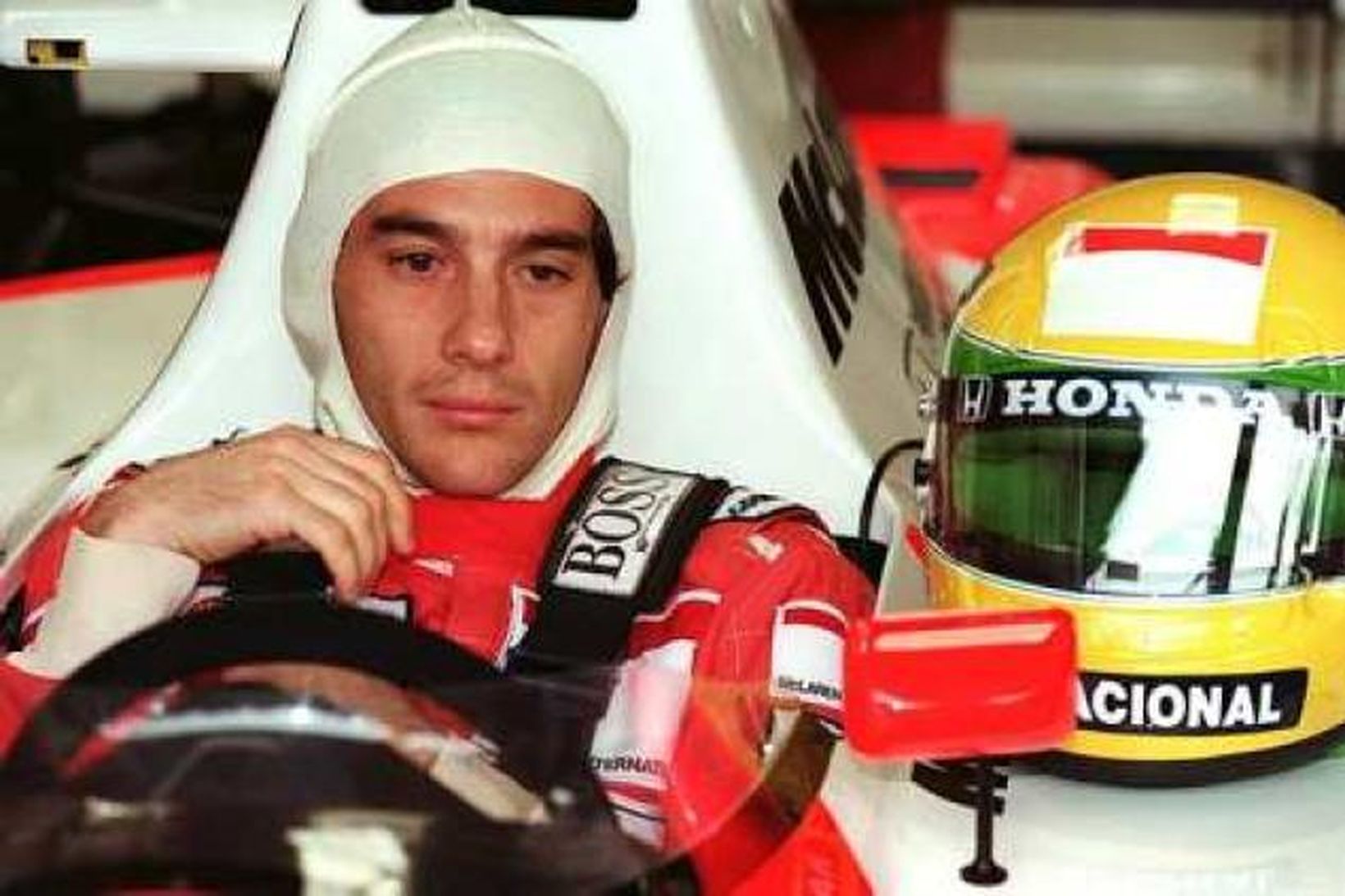 Ayrton Senna að undirbúa sig til aksturs í Hockenheim 1991 …