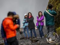 Erlendir ferðamenn við Skógafoss