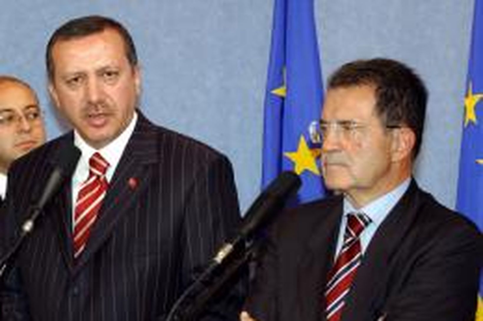 Recep Tayyip Erdogan í Brussel ásamt Romano Prodi, forseta framkvæmdastjórnar …