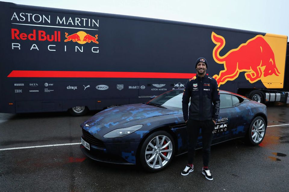 Ricciardo klár í akstur 2018 bíls Red Bull í Silverstone.